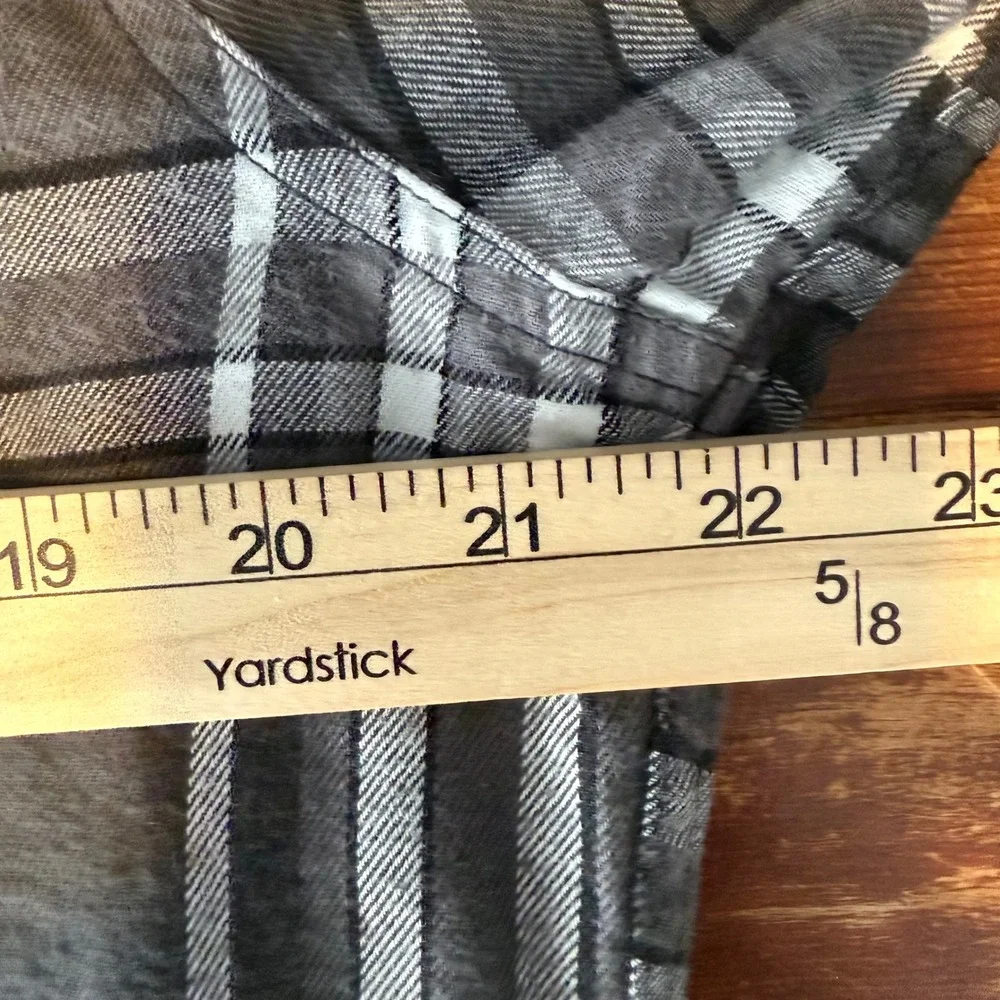 The North Face Shirt Mens L Grey Plaid Circular Design Flannel Button Down LS